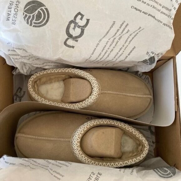 Brand New Women's Ugg Tasman Slip-Ons - Picture 4 of 5